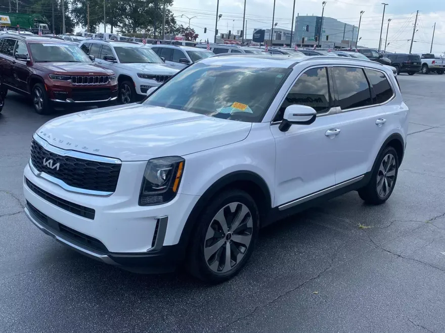 2022 Kia Telluride S photo 1