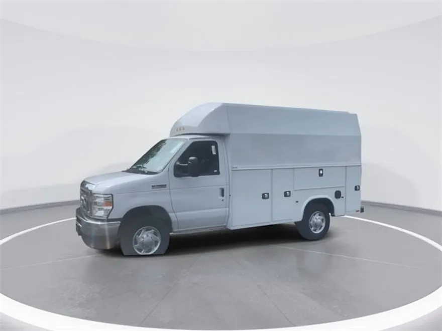 2025 Ford E-350 Base photo 1