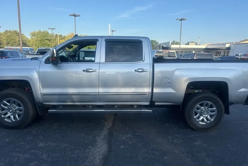 2016 Chevrolet Silverado 3500HD LTZ photo 1