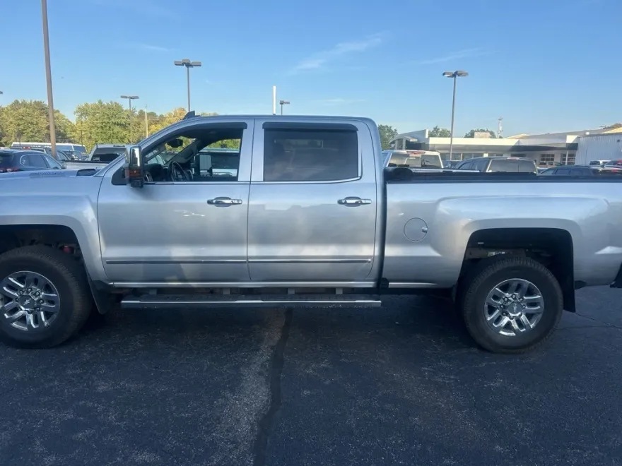 2016 Chevrolet Silverado 3500HD LTZ photo 1