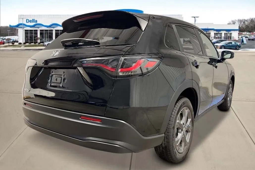 2026 Honda HR-V LX photo 1