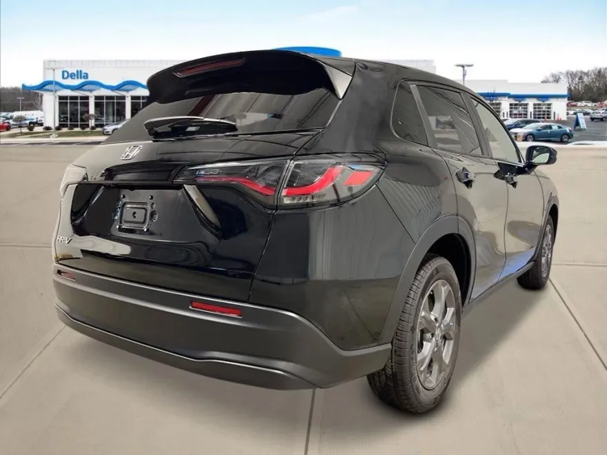 2026 Honda HR-V LX photo 1