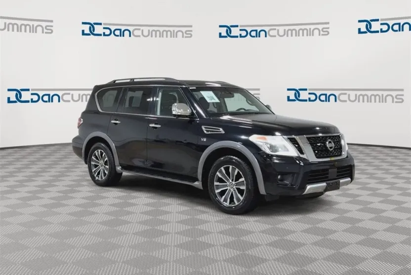 2017 Nissan Armada SV photo 1