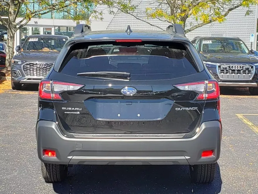 2025 Subaru Outback Premium photo 1