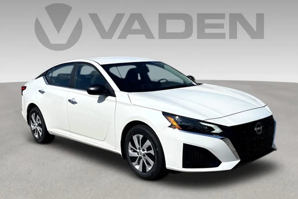 2025 Nissan Altima S photo 1