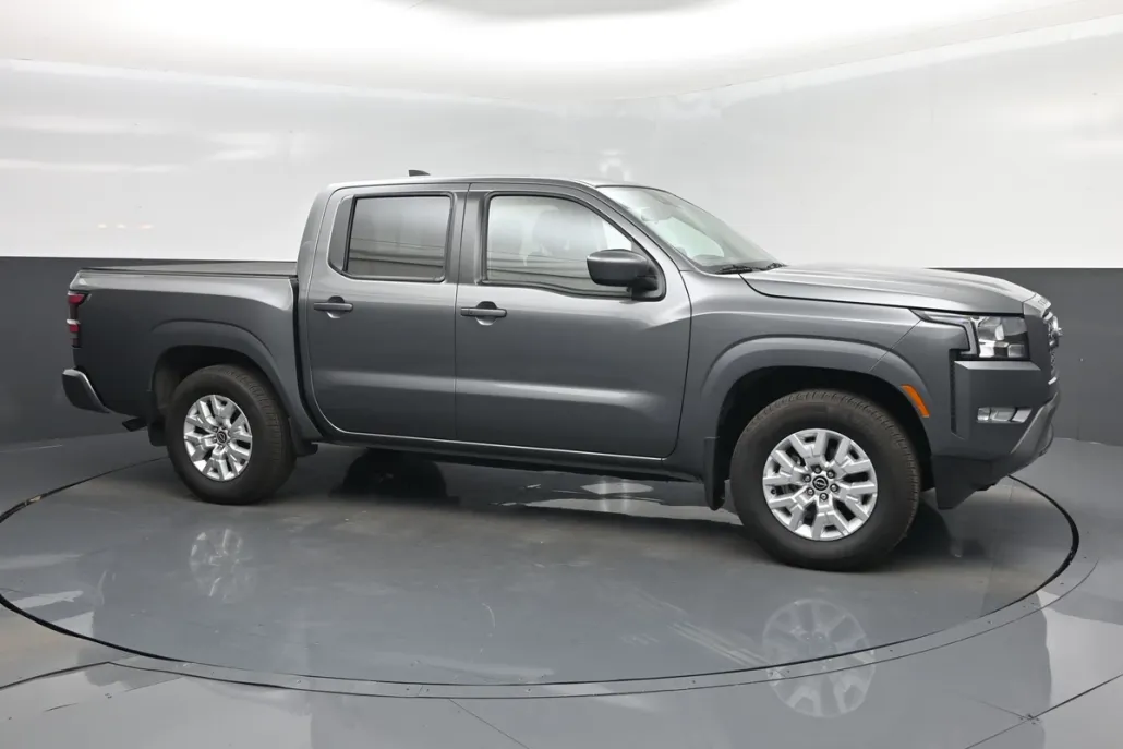 2024 Nissan Frontier SV photo 1