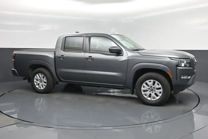 2024 Nissan Frontier SV photo 1