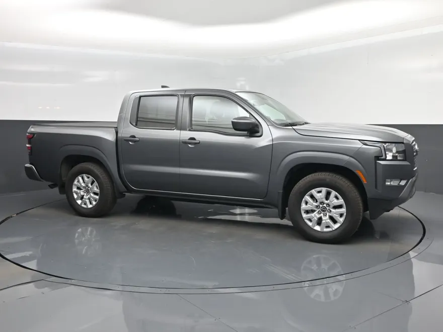 2024 Nissan Frontier SV photo 1