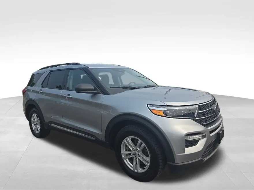2022 Ford Explorer XLT photo 1