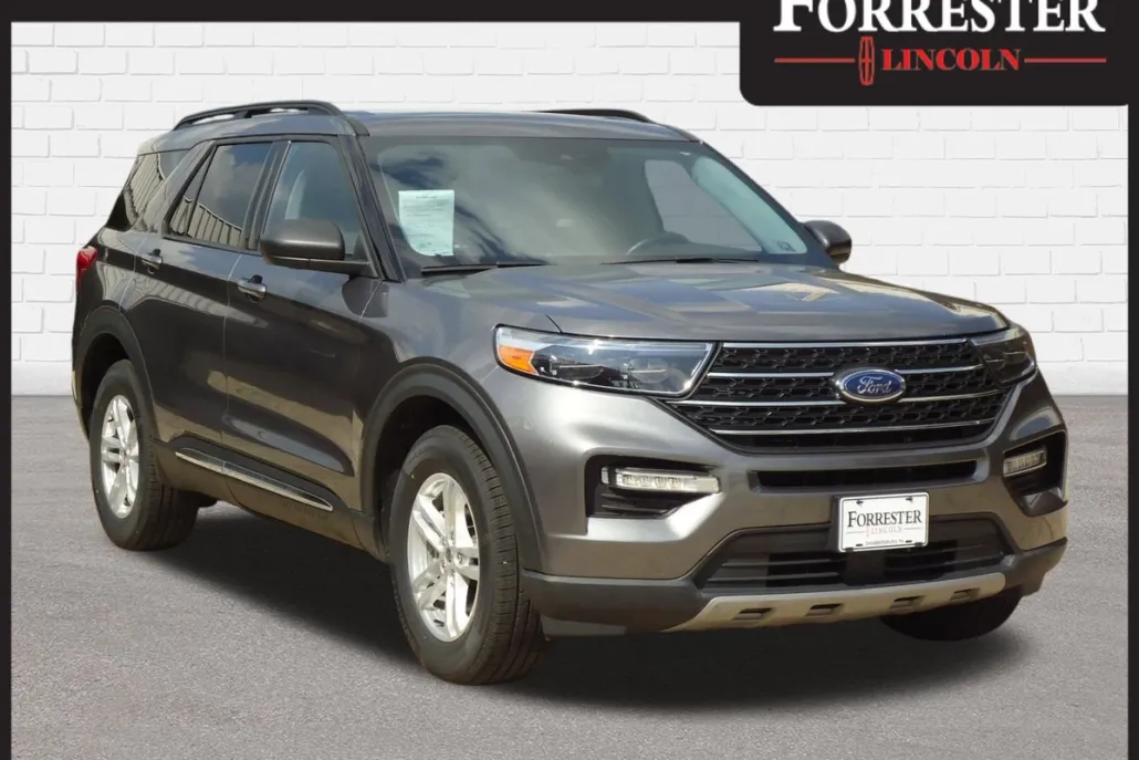 2022 Ford Explorer XLT photo 1