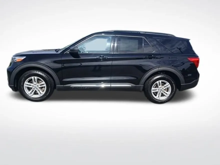 2021 Ford Explorer XLT photo 1
