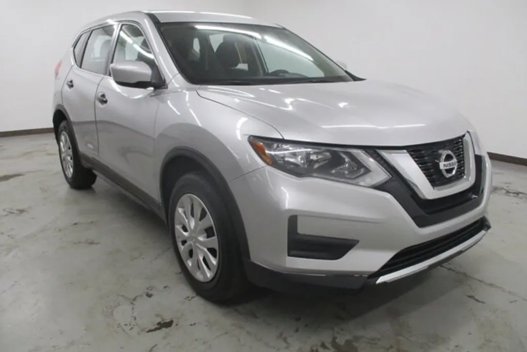 2017 Nissan Rogue S photo 1