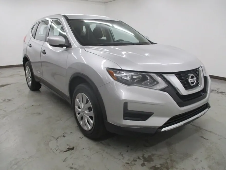 2017 Nissan Rogue S photo 1
