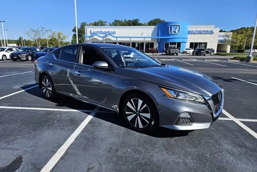 2021 Nissan Altima 2.5 SV photo 1