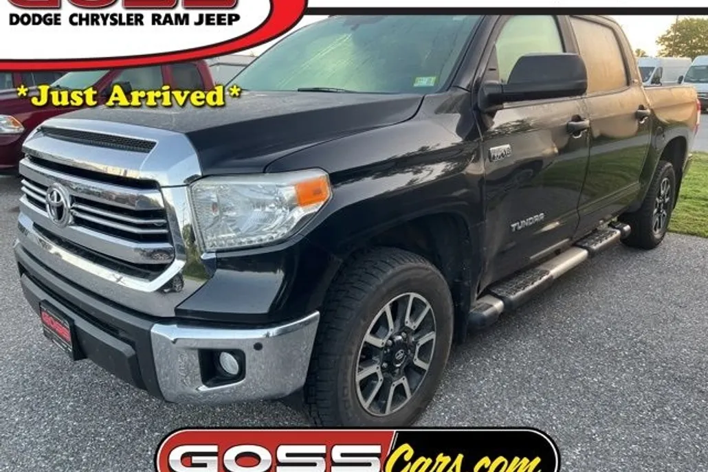 2016 Toyota Tundra SR5 CrewMax photo 1