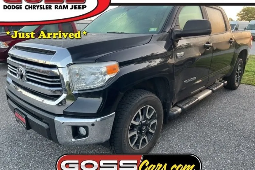 2016 Toyota Tundra SR5 CrewMax photo 1