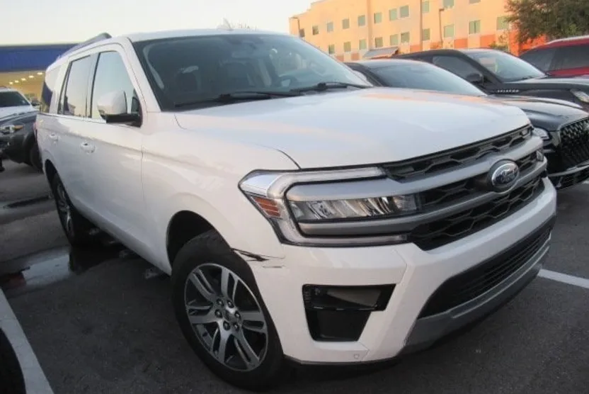 2024 Ford Expedition XLT photo 1