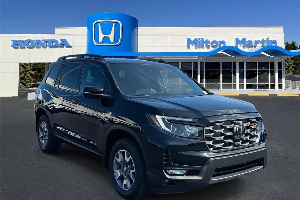 2023 Honda Passport TrailSport photo 1