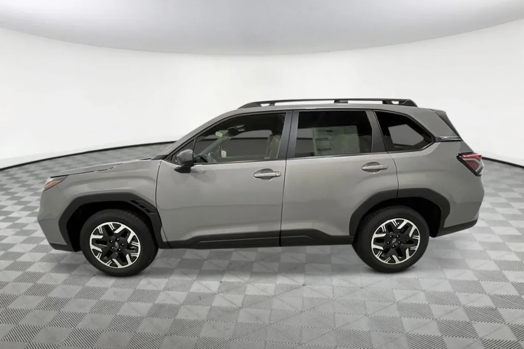 2025 Subaru Forester Premium photo 1
