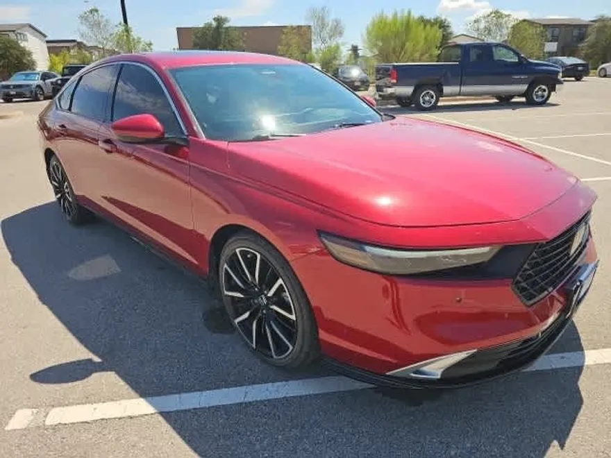2023 Honda Accord Hybrid Touring photo 1