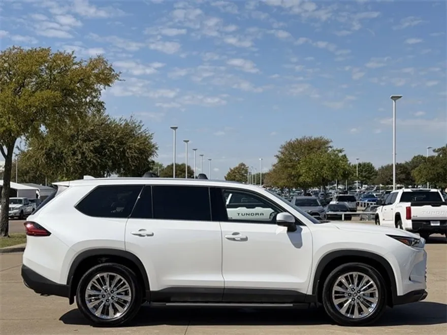 2026 Toyota Grand Highlander Platinum photo 1