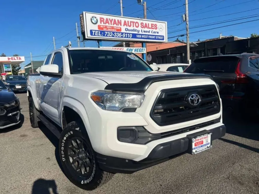 2016 Toyota Tacoma SR photo 1