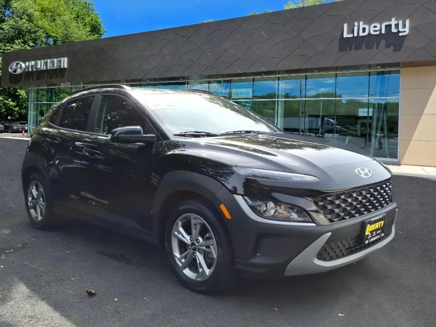2022 Hyundai Kona SEL photo 1