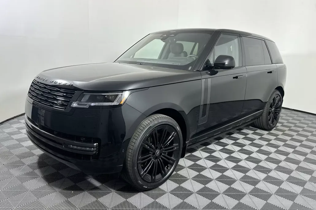 2025 Land Rover Range Rover SE photo 1