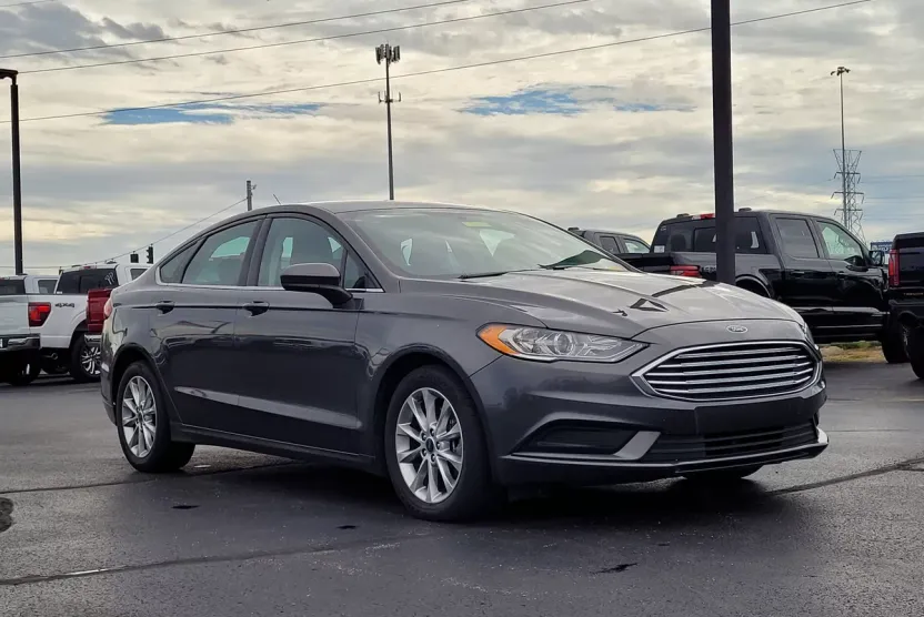 2017 Ford Fusion SE photo 1