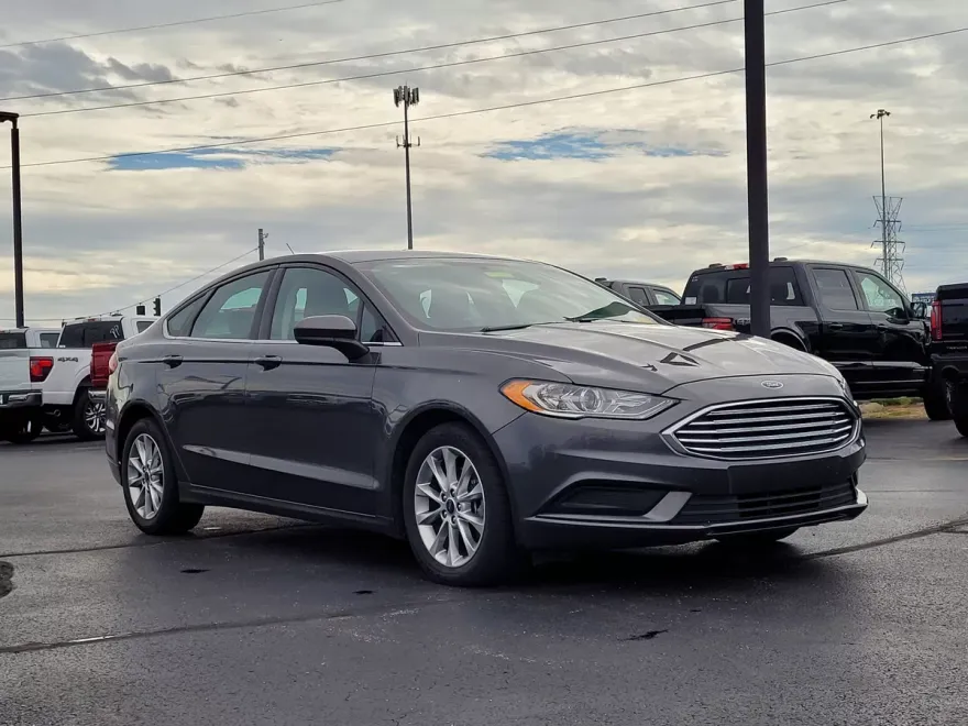 2017 Ford Fusion SE photo 1