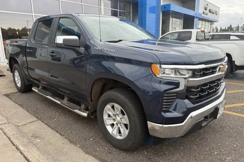 2022 Chevrolet Silverado 1500 LT photo 1