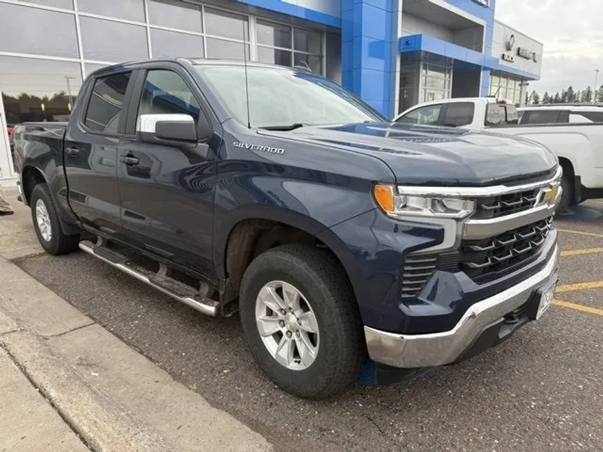 2022 Chevrolet Silverado 1500 LT photo 1