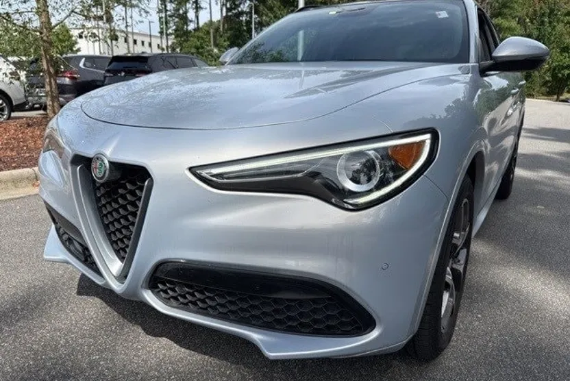 2020 Alfa Romeo Stelvio Ti Sport photo 1