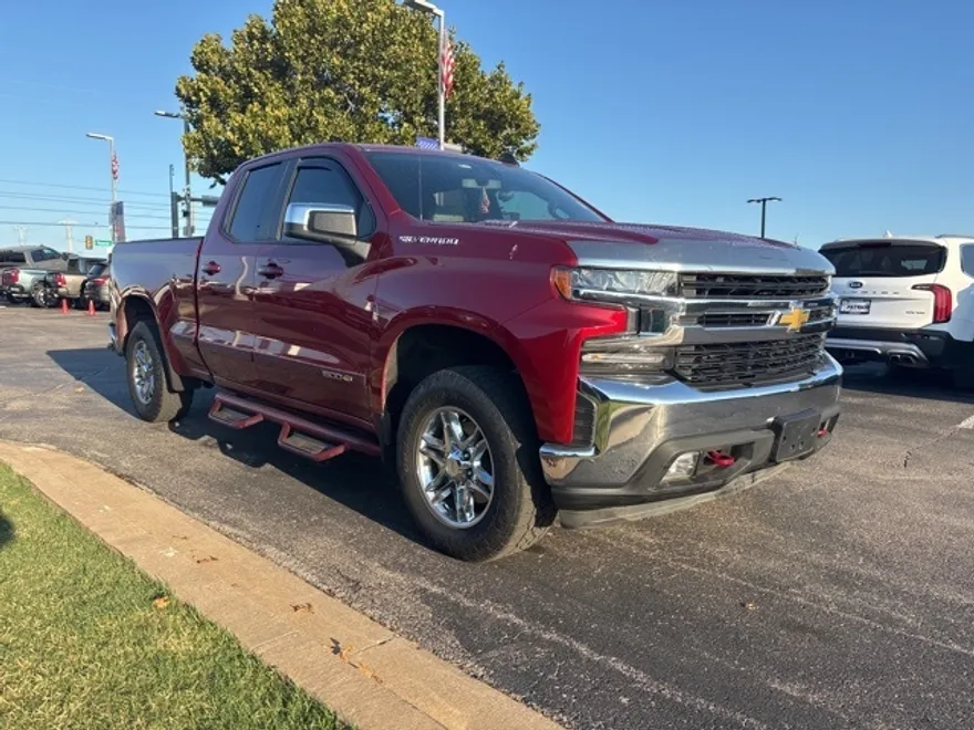 2021 Chevrolet Silverado 1500 LT photo 1