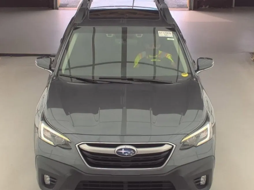 2022 Subaru Outback Premium photo 1