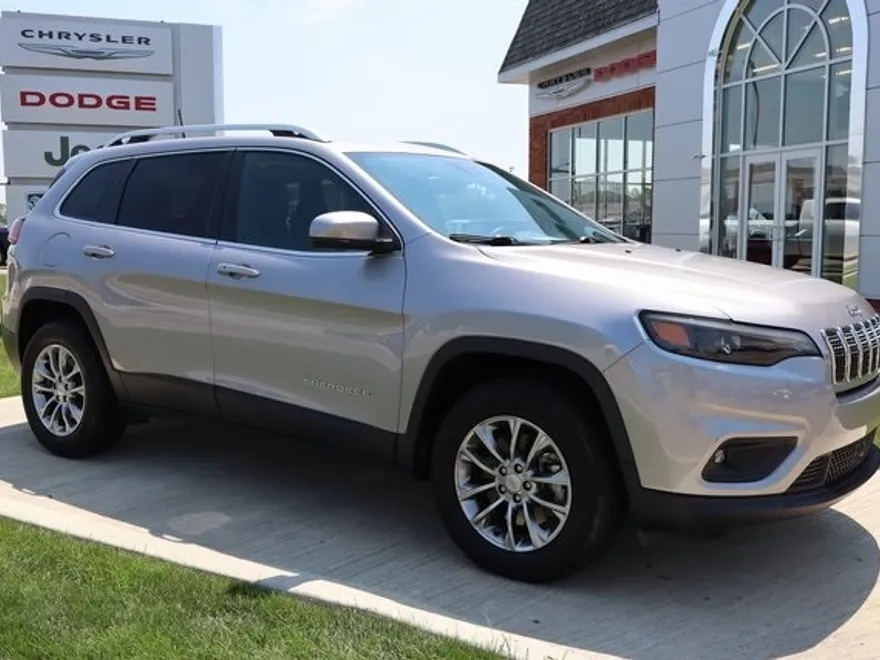 2021 Jeep Cherokee Latitude Lux photo 1