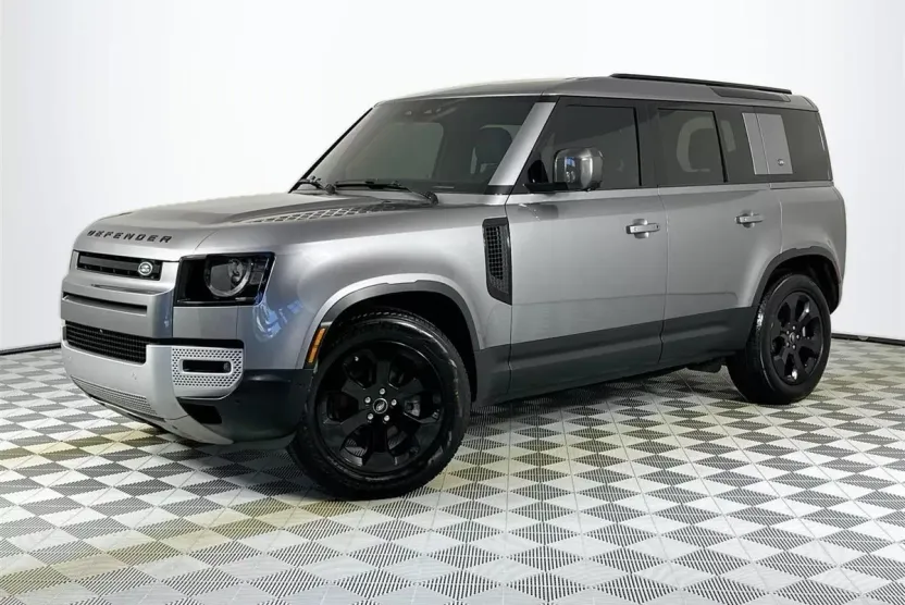 2024 Land Rover Defender 110 S photo 1