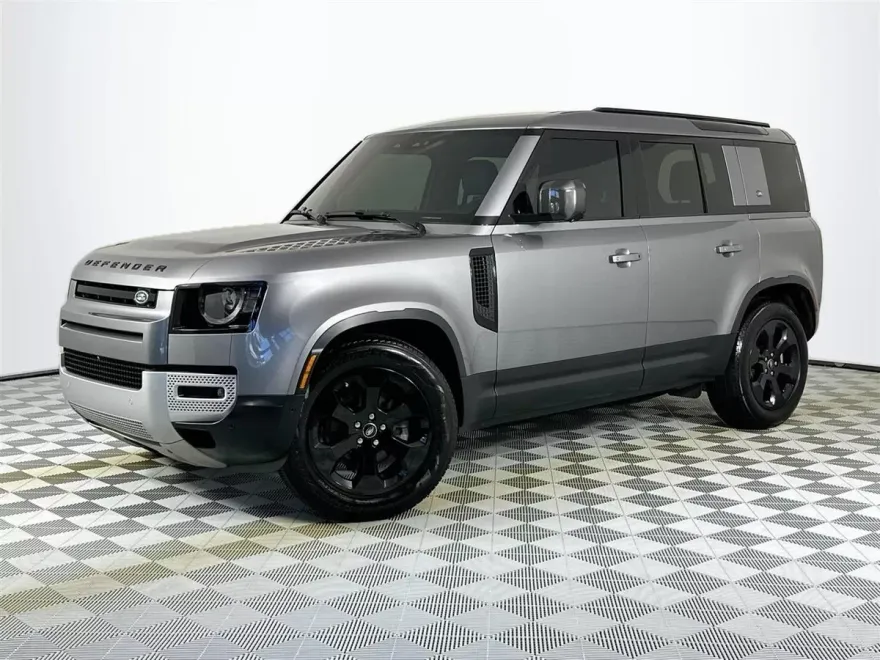 2024 Land Rover Defender 110 S photo 1