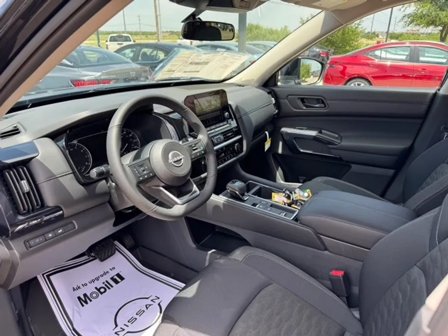 2025 Nissan Pathfinder SV photo 1