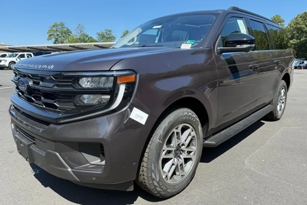 2025 Ford Expedition MAX photo 1