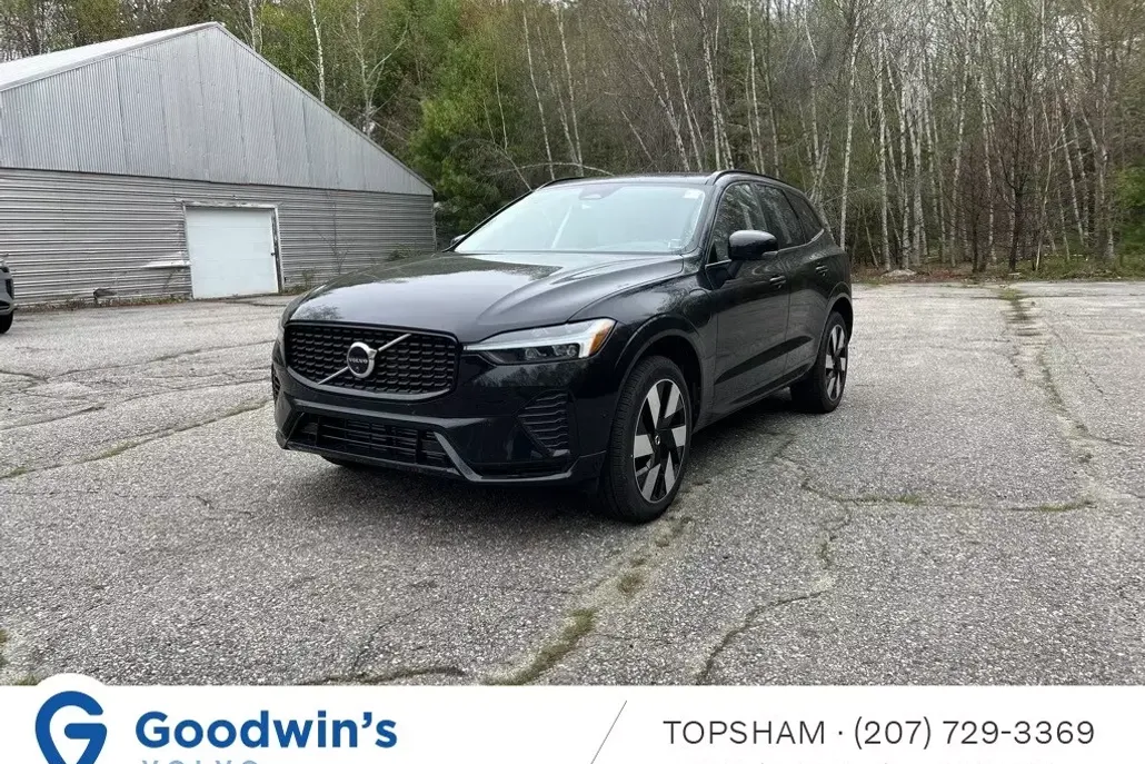 2025 Volvo XC60 T8 Plus photo 1