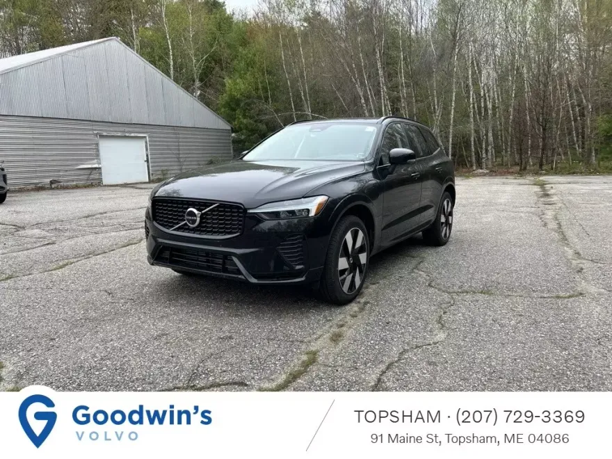 2025 Volvo XC60 T8 Plus photo 1