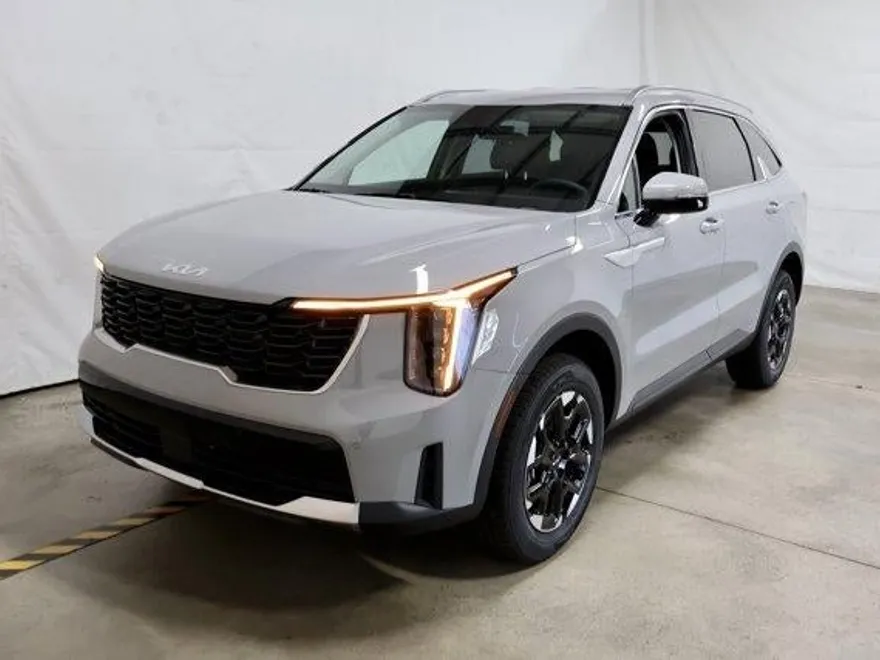 2026 Kia Sorento S photo 1