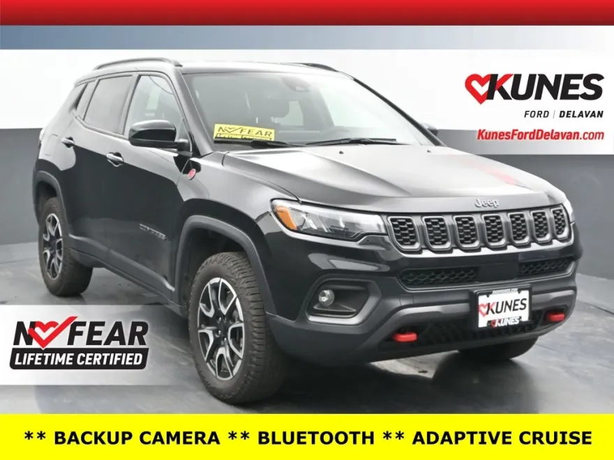 2024 Jeep Compass Trailhawk photo 1