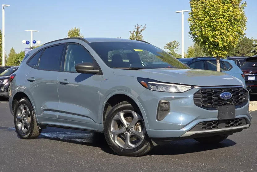 2024 Ford Escape ST-Line photo 1