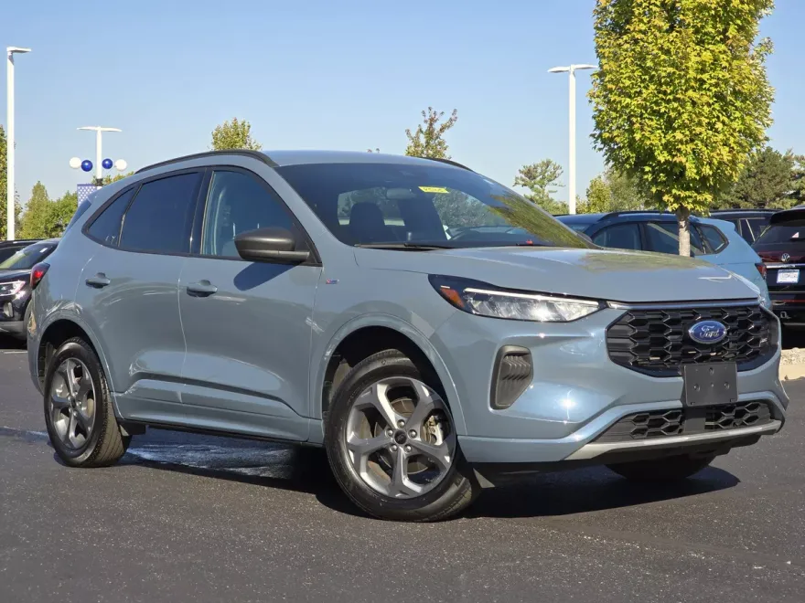 2024 Ford Escape ST-Line photo 1