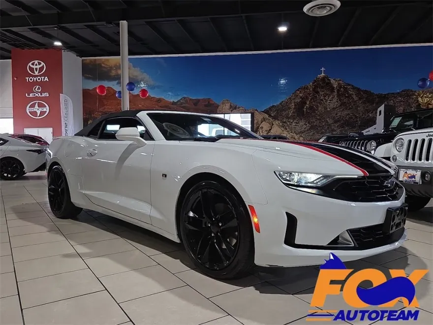 2023 Chevrolet Camaro 2LT photo 1