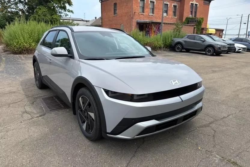 2025 Hyundai Ioniq 5 SEL photo 1