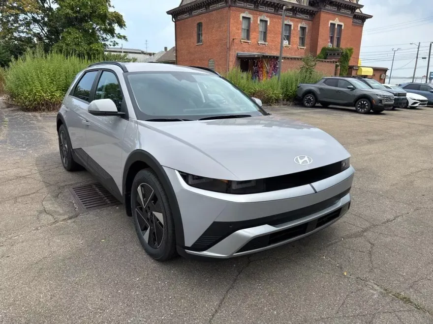2025 Hyundai Ioniq 5 SEL photo 1