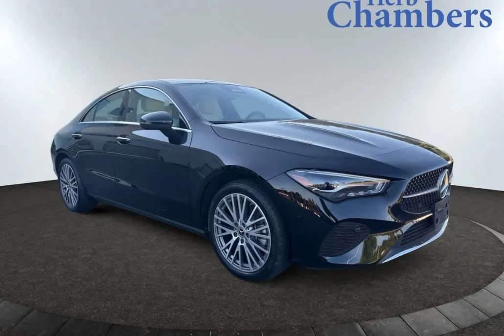 2024 Mercedes Benz CLA 250 4MATIC photo 1